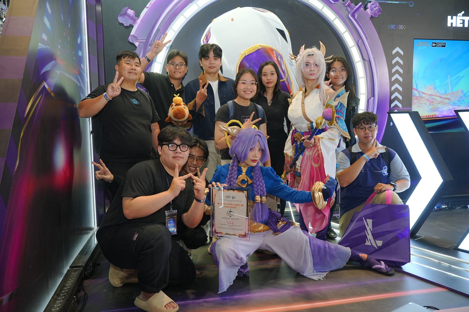 Một clan tiêu biểu tại TP.HCM của Quân Đoàn Tốc Chiến ghé booth Tốc Chiến tại GameVerse 2026